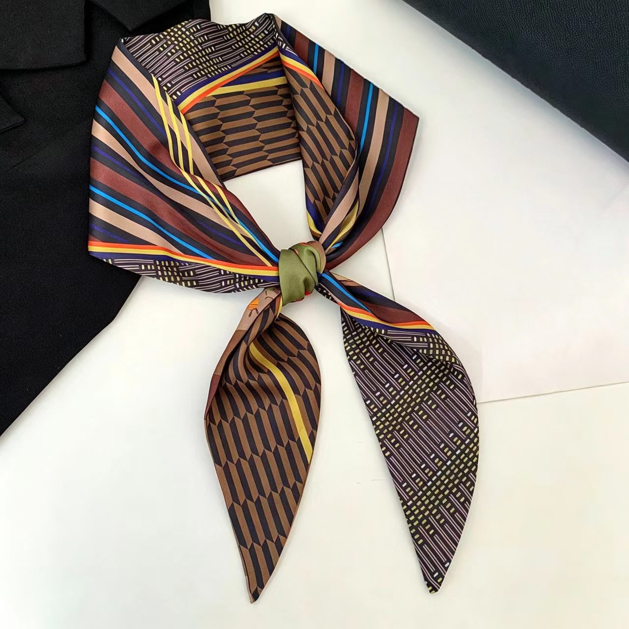 Роскошный шелковый шарф с прин – обзор и цена Ribbon Wired Satin